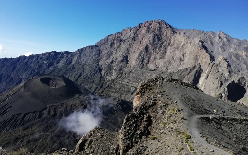 Conquer Mount Meru in 4 days – Tanzania’s scenic volcano trek with stunning views, wildlife, and fewer crowds than Kilimanjaro.